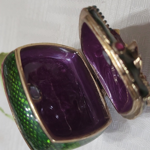 Monet Enamel Trinket Box with Lizard and Dragonfly - Picture 2 of 4